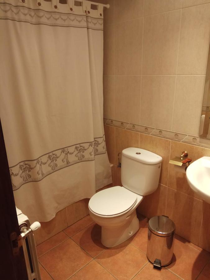 Hostal Restaurante Raton Paredes de Nava Dış mekan fotoğraf